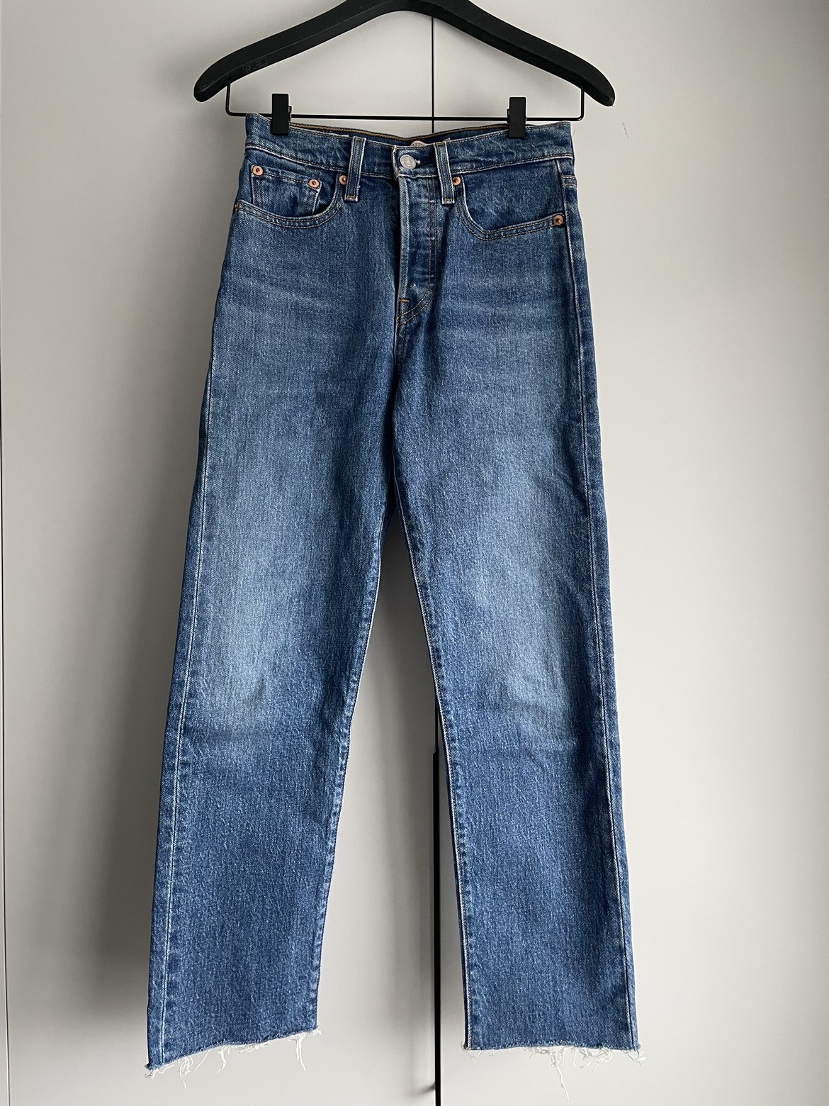 Levi’s wedgie straight leg jeans thumbnail