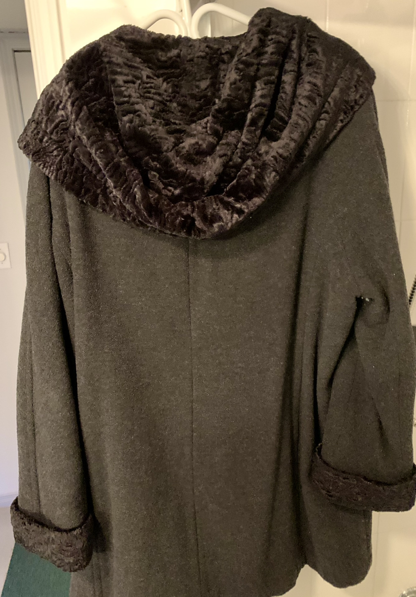 Vintage Wool and Shearling Coat image indicator(2)