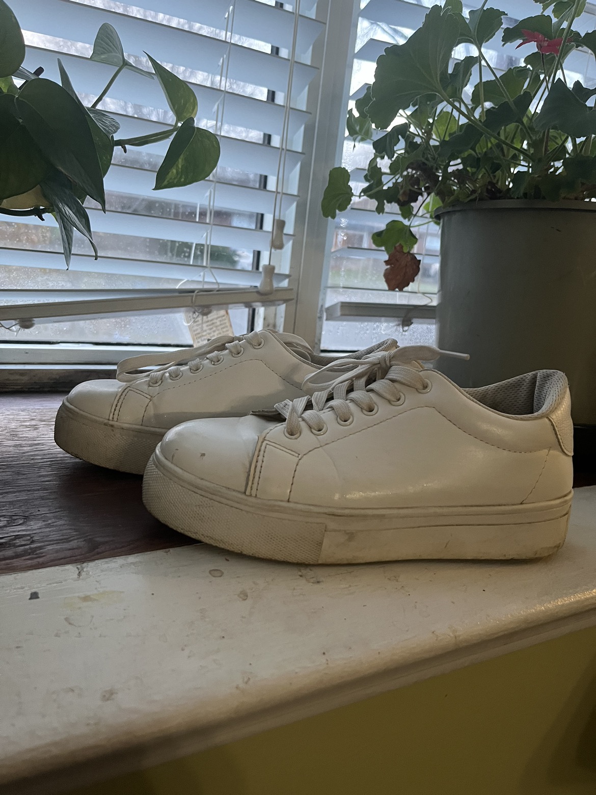 White sneakers thumbnail