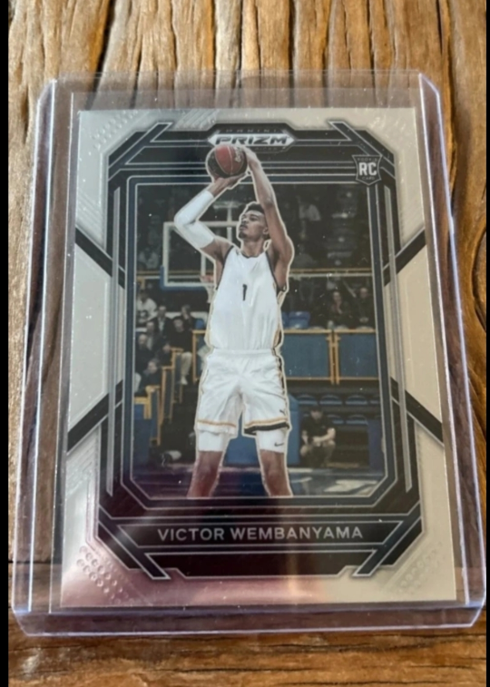 NBA Card - Victor Wembanyama 2023 BASE.. thumbnail