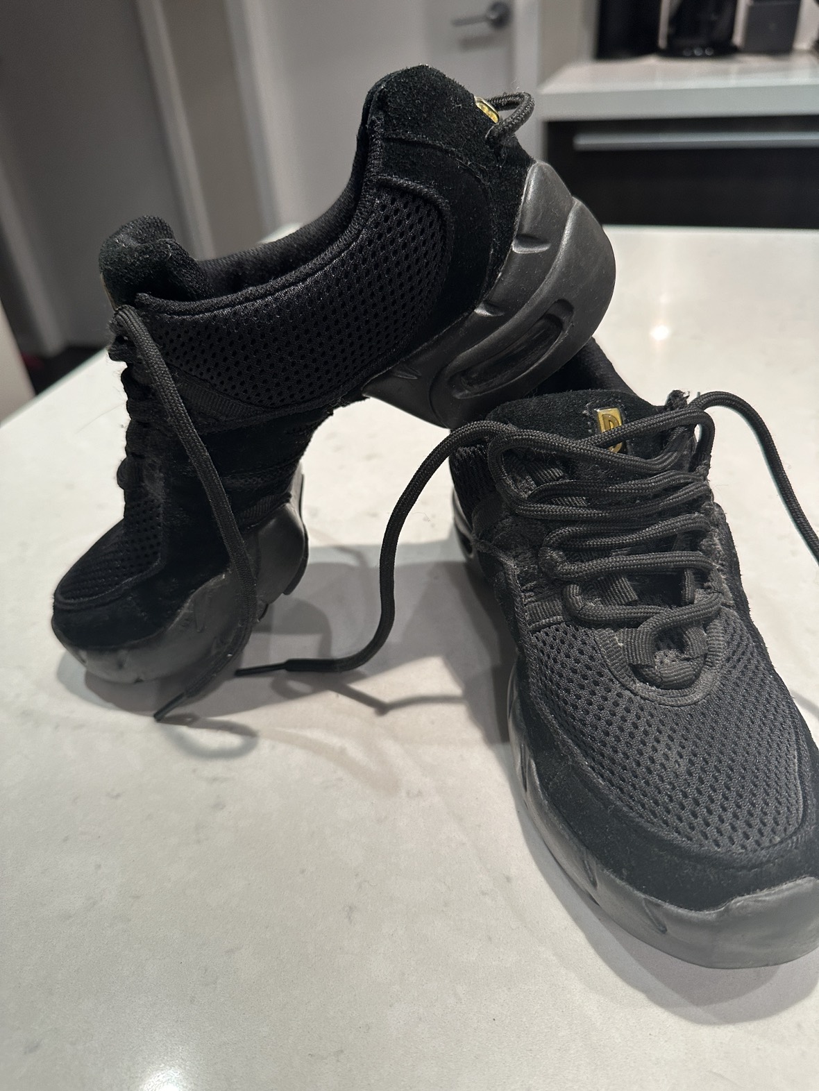 Bloch split sole dance runner