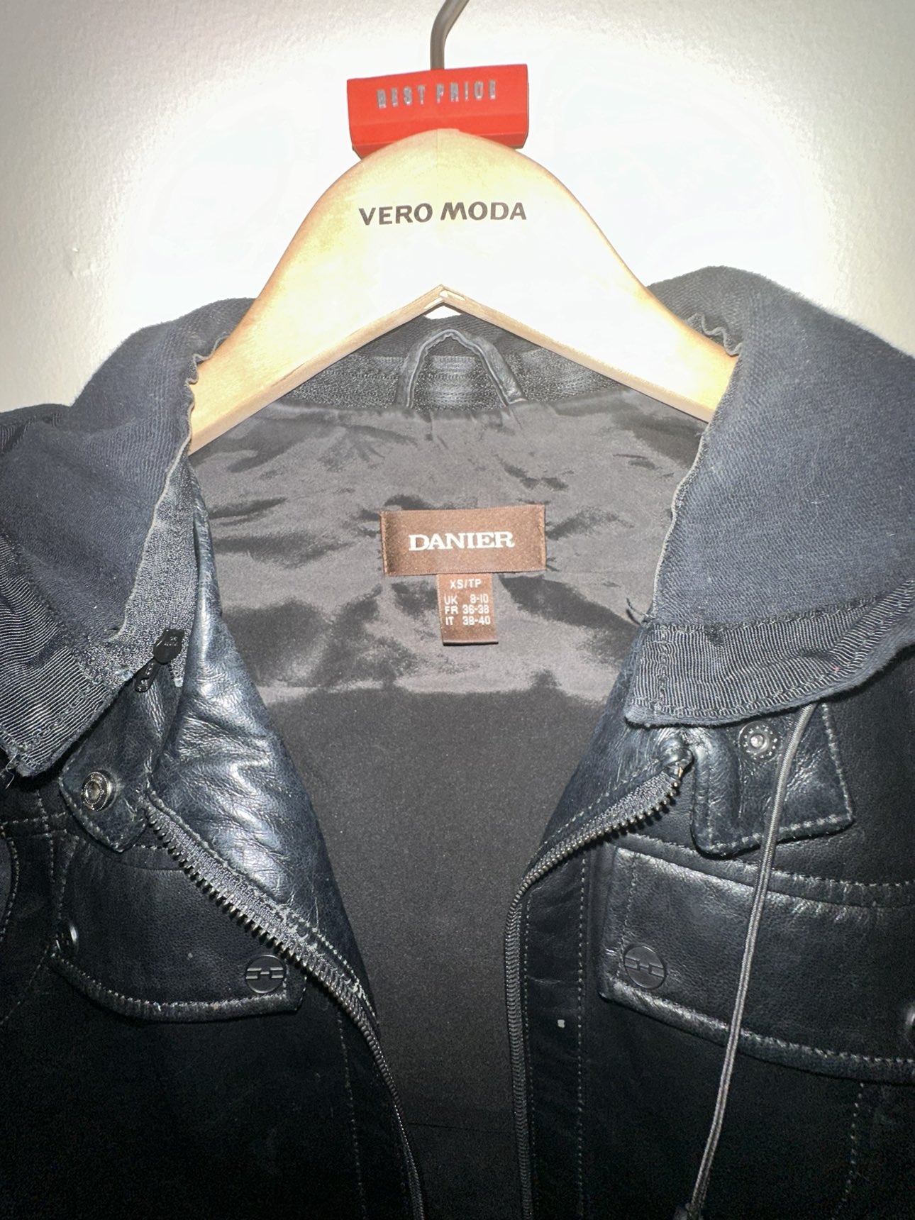 Danier leather jacket size xs - photo 4