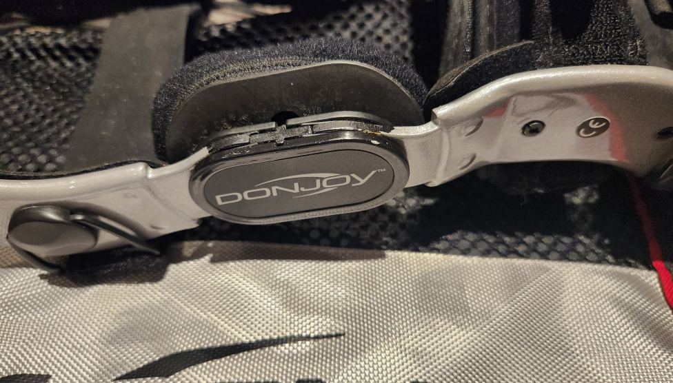 DONJOY Defiance ACL, PCL, CI Knee Brace - photo 3