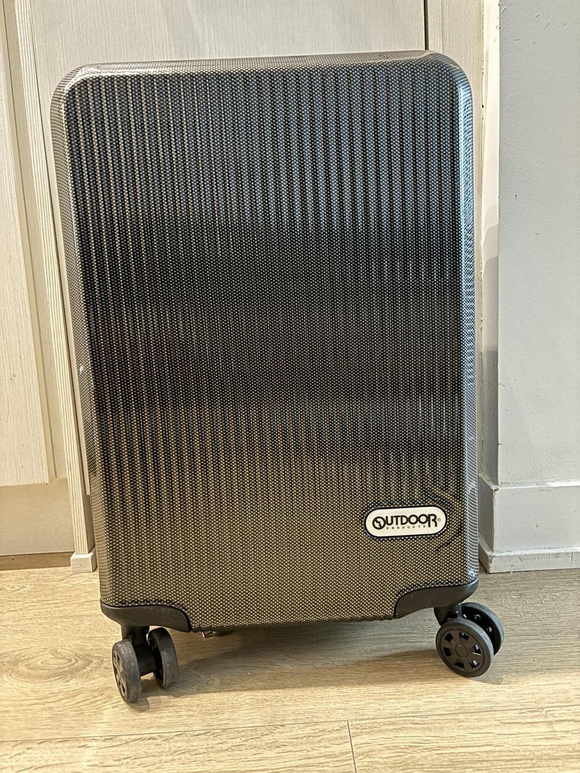 Small Luggage - photo 5