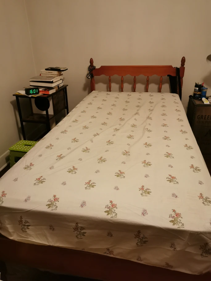 Bed and mattress - photo 2