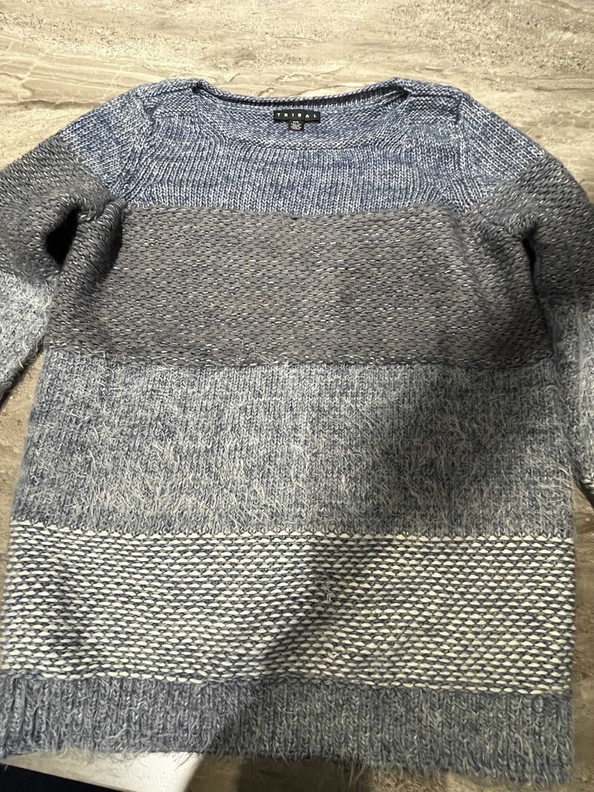 Tribal Lady’s size Small quality sweater image indicator(4)