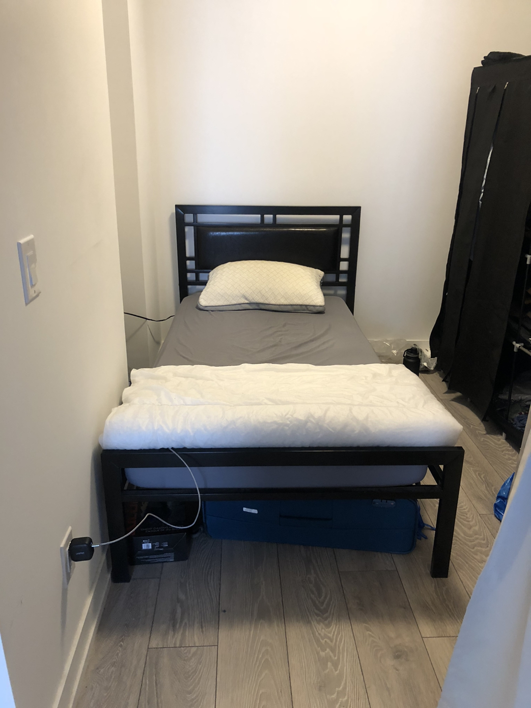 Twin Bed with headboard - photo 4