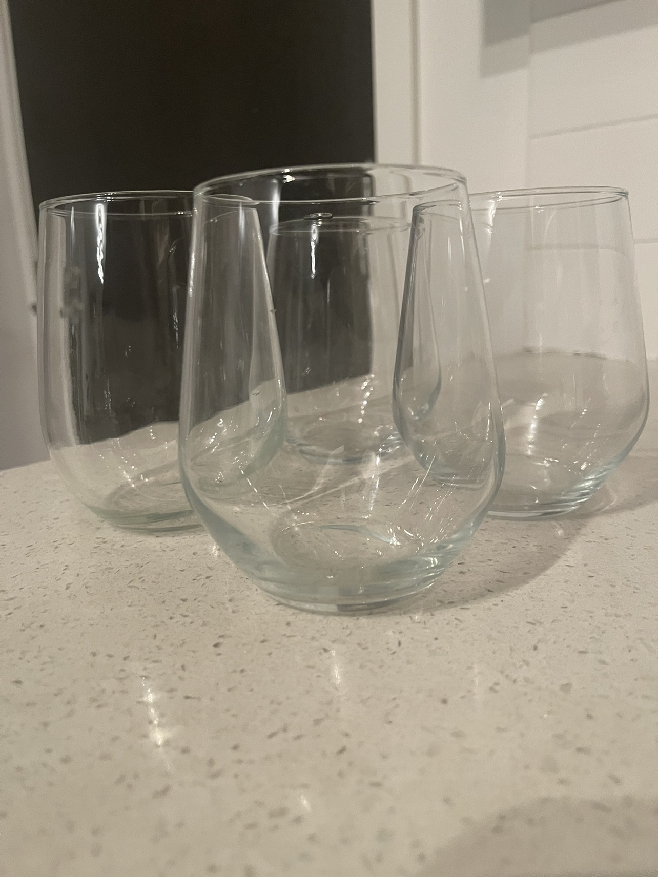 4 modern drinking glasses image indicator(3)