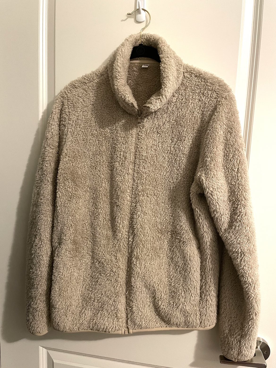 EUC Women’s Uniqlo Fluffy Yarn Fleece Full Zip Size L - photo 4