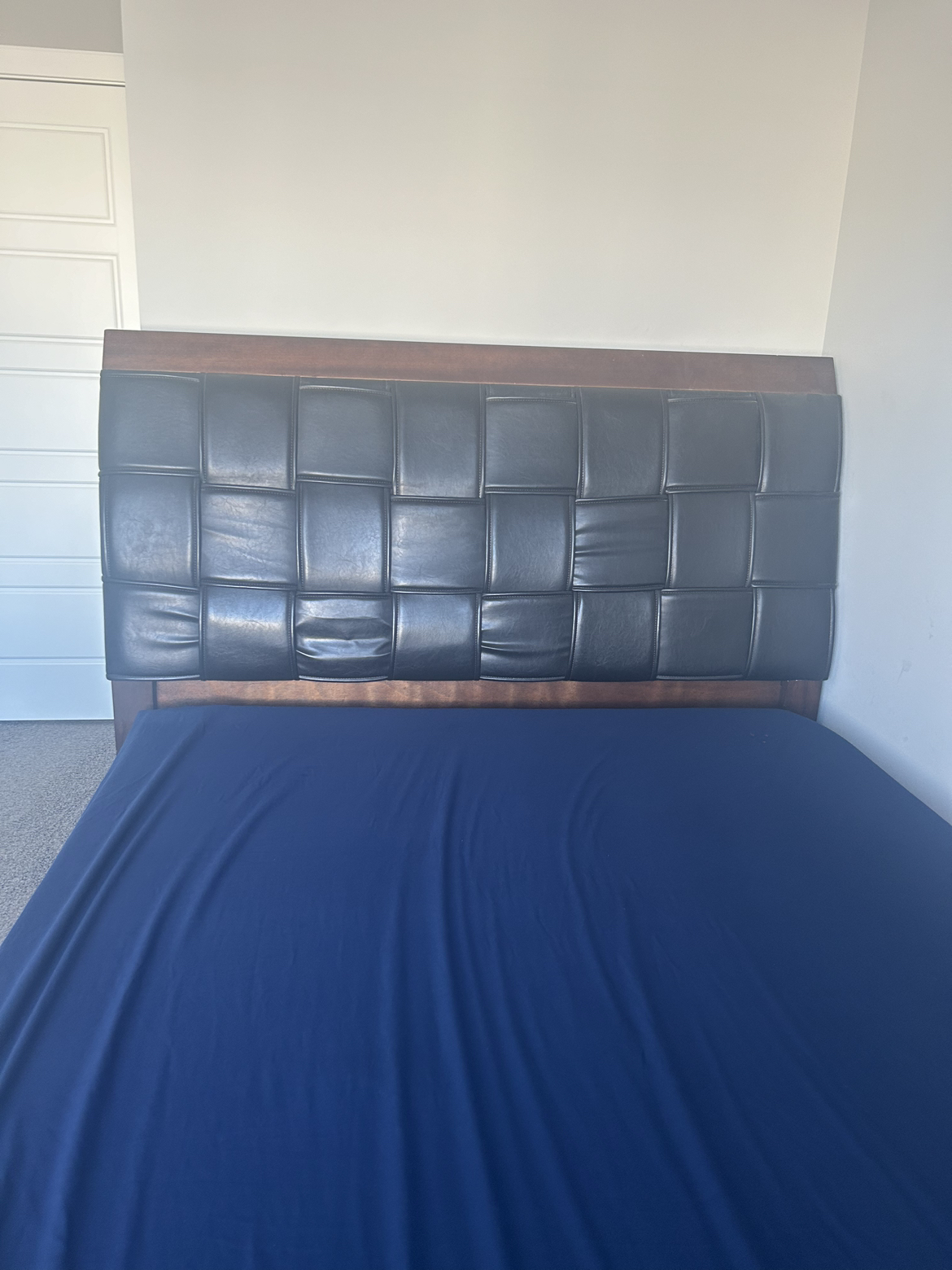 Queen bed frame with mattress - photo 3