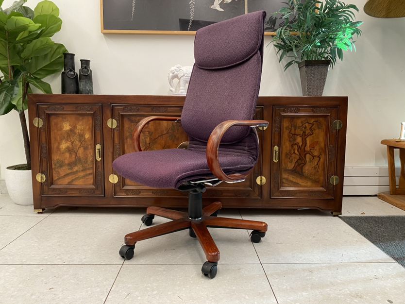 Vintage (1989) Haworth Comforto Purple Swivel Office Chair thumbnail