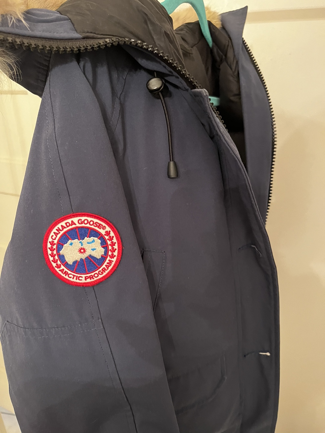 Canada Goose parka image indicator(4)