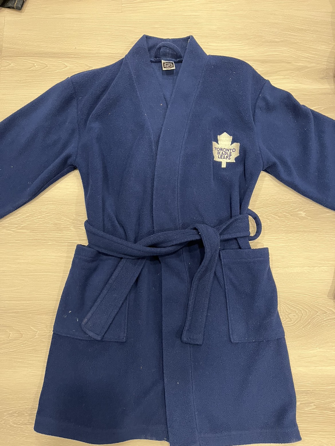 Boys morning Robe Cars Maple Leafs image indicator(4)