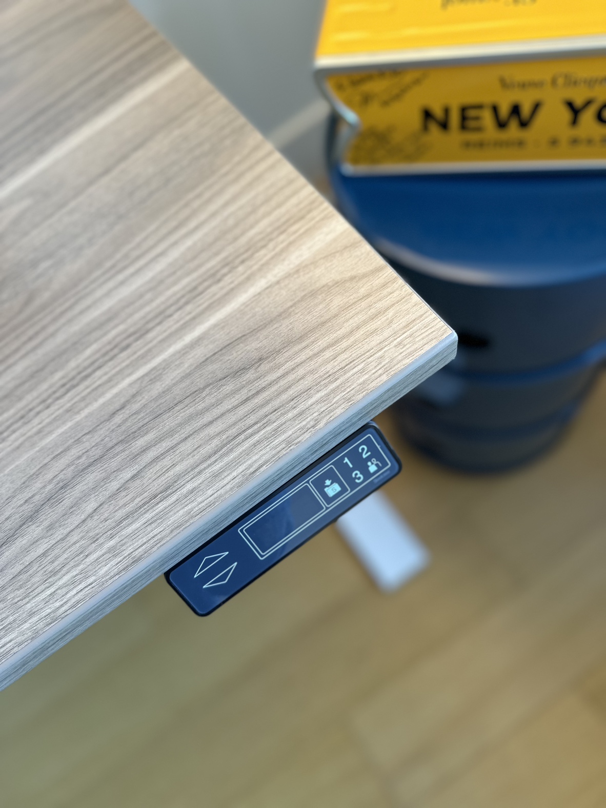 Steelcase sit/stand desk $650(originally $1019) almost new - photo 5