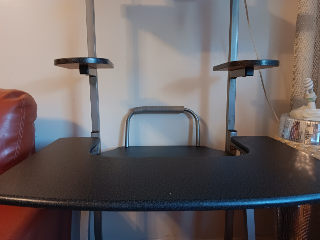 computer desk very good condition,  fits any corner