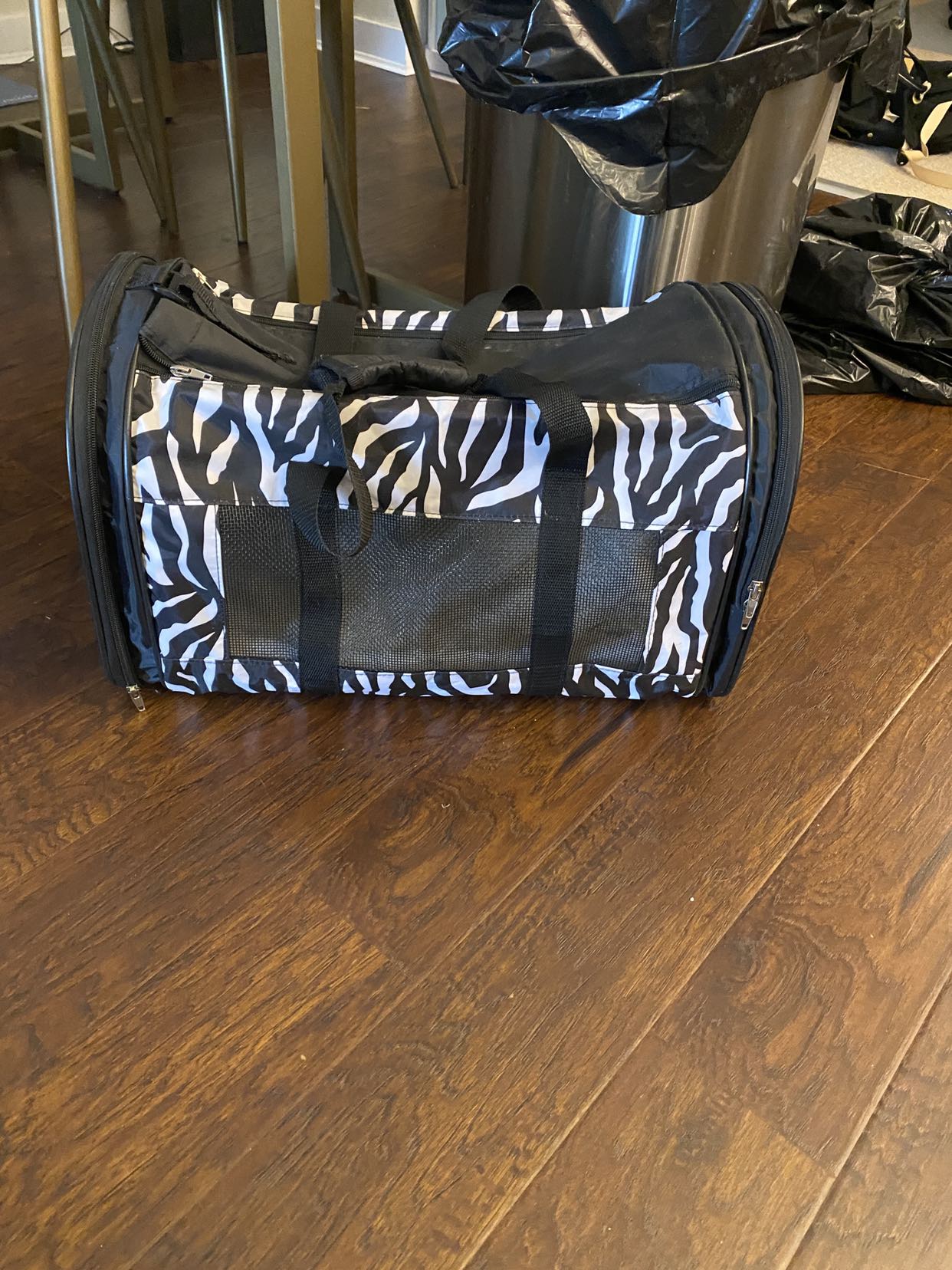 Small fabric cat kennel