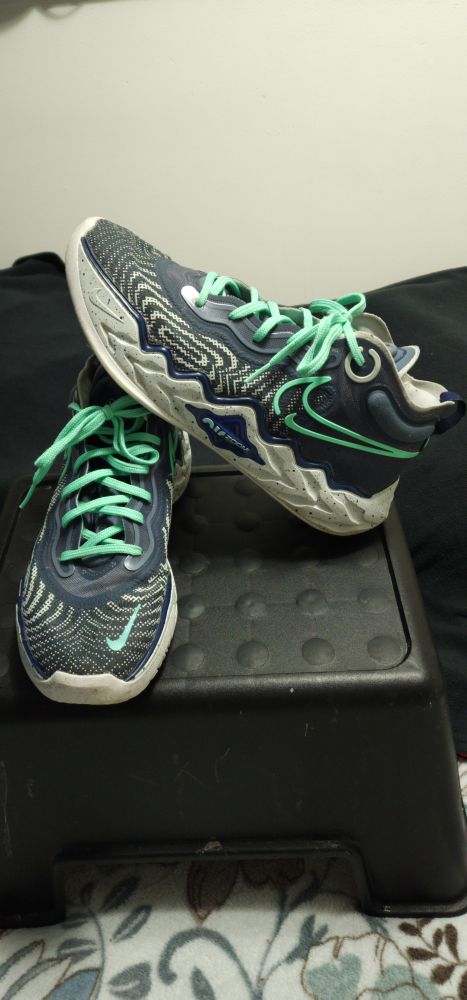 Nike Men's Air Zoom GT Run image indicator(2)