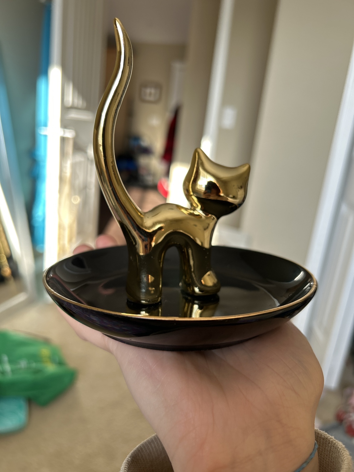 Cat jewelry holder