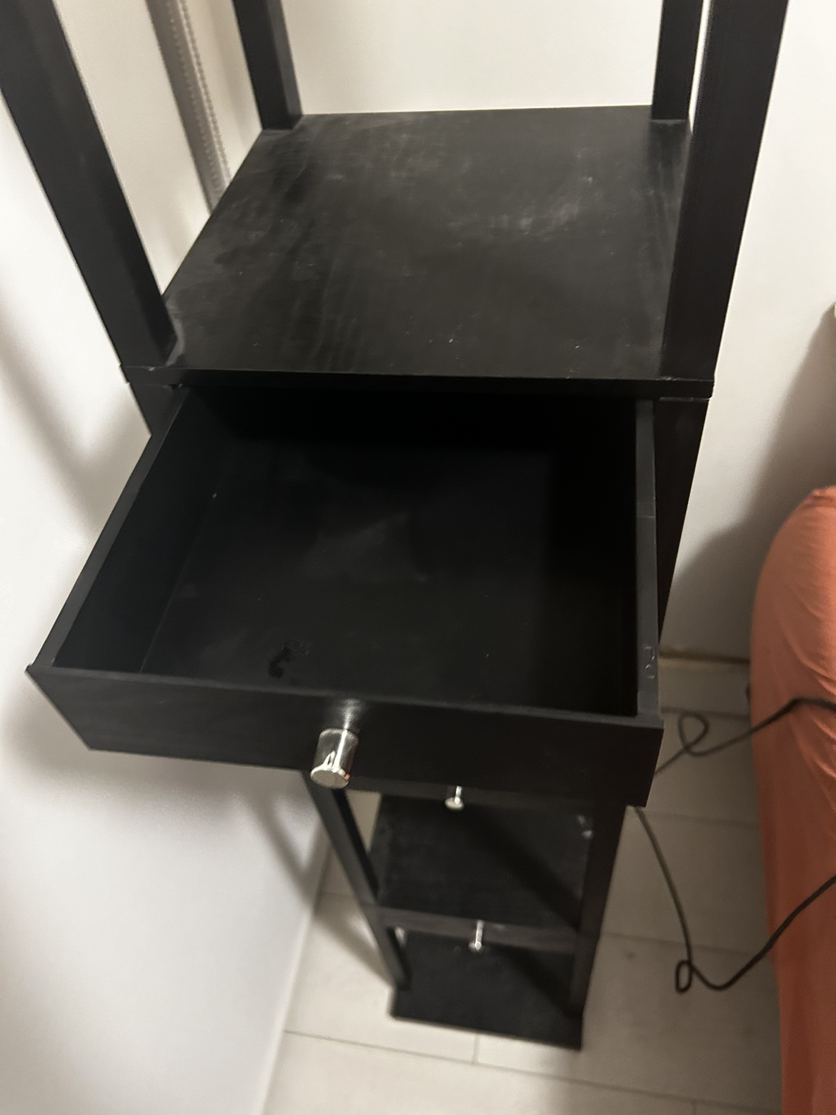A pair of bed side lamps - photo 2