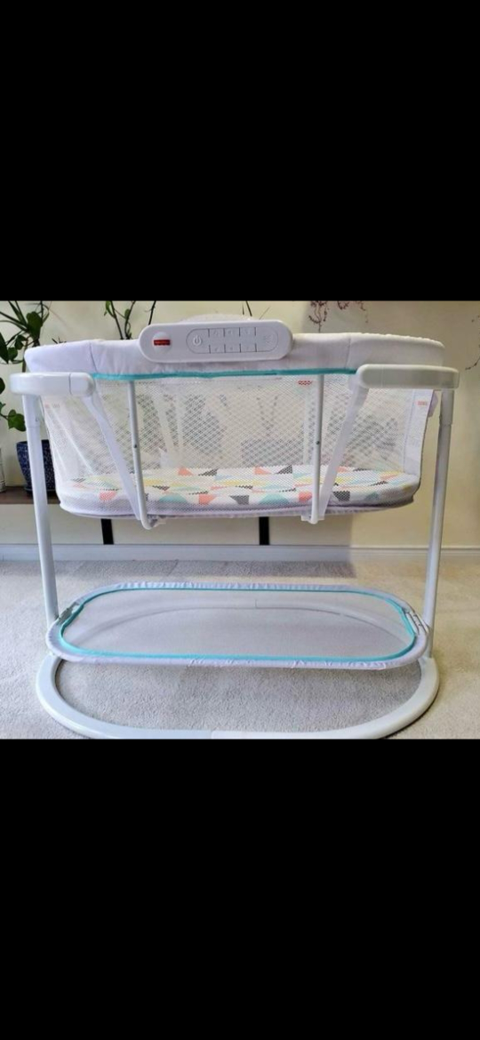Fisher price bassinet for sell in very good condition - photo 2