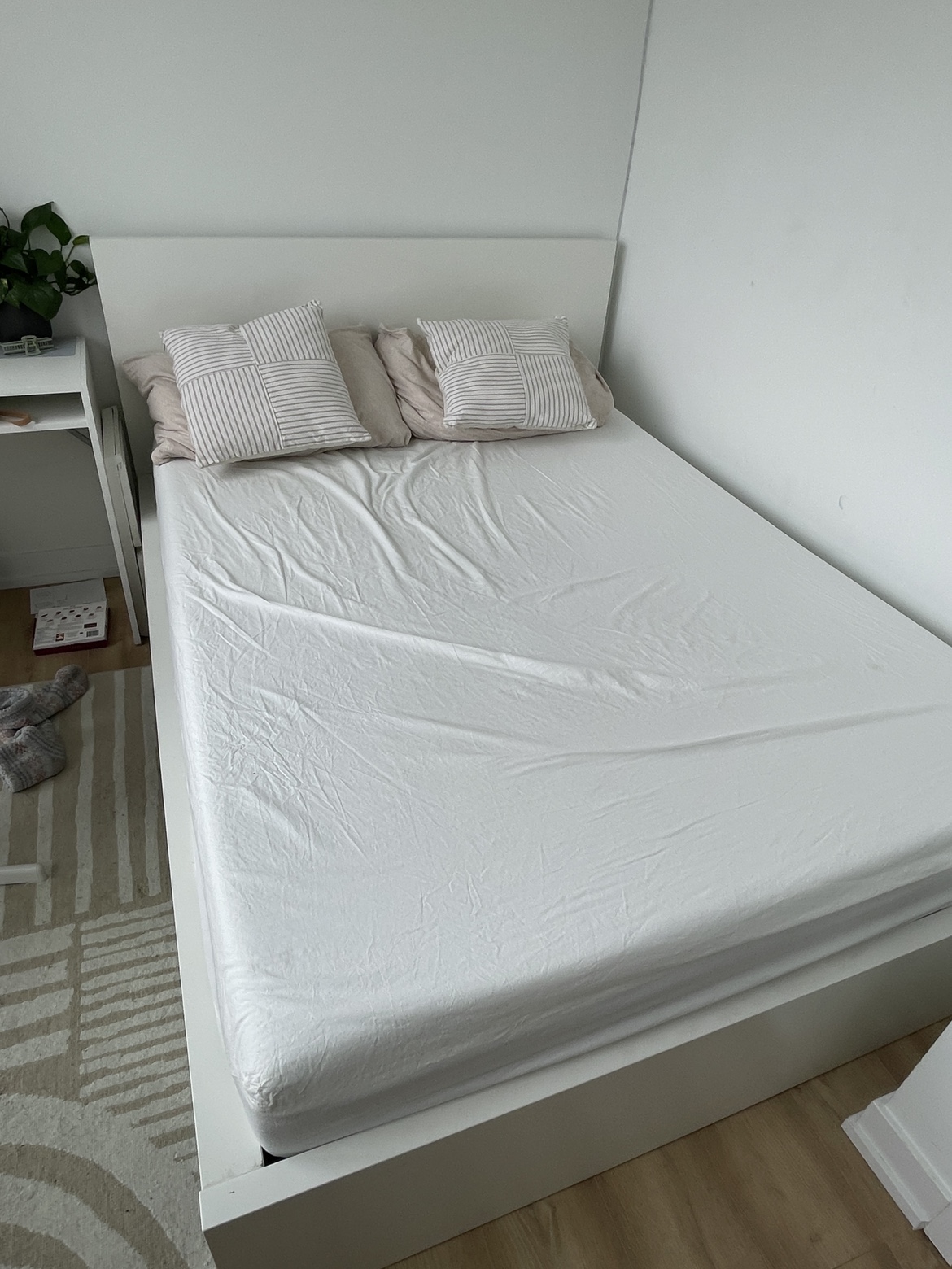 Queen Size Bed - photo 3