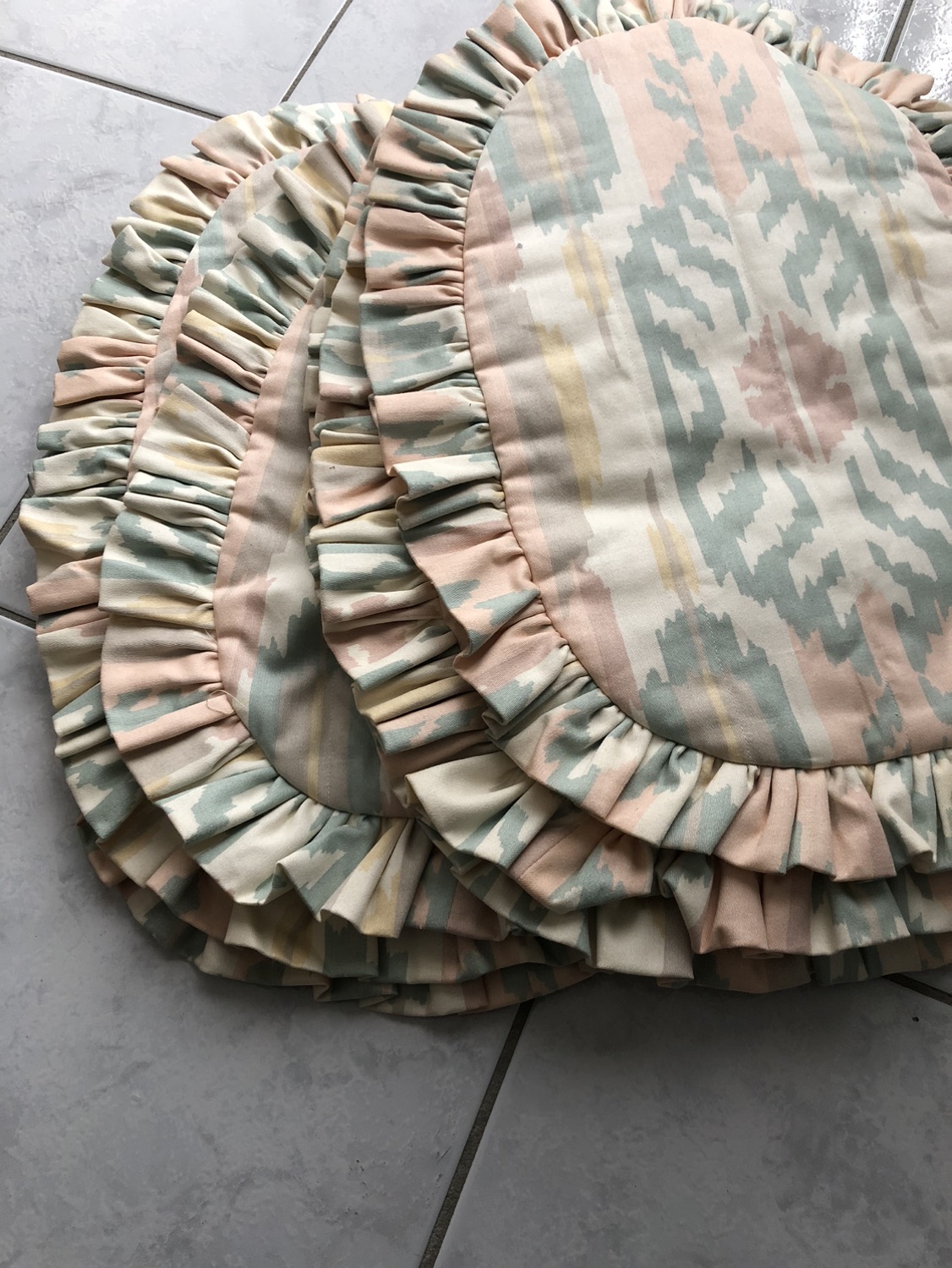 Place mate quilted,ruffled and piped $10 each - photo 5