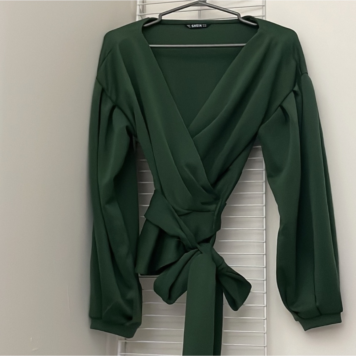 NEW Belted peplum blouse with balloon sleeves XS image indicator(5)