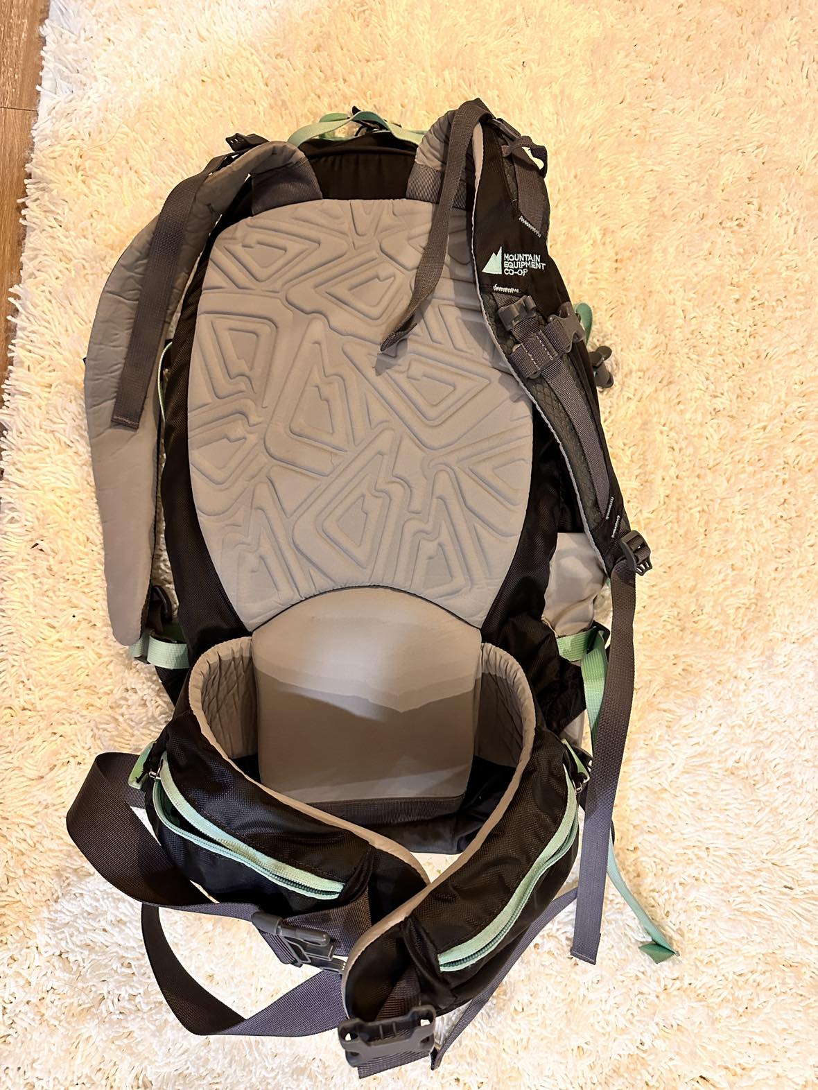 MEC hiking backpack - photo 2