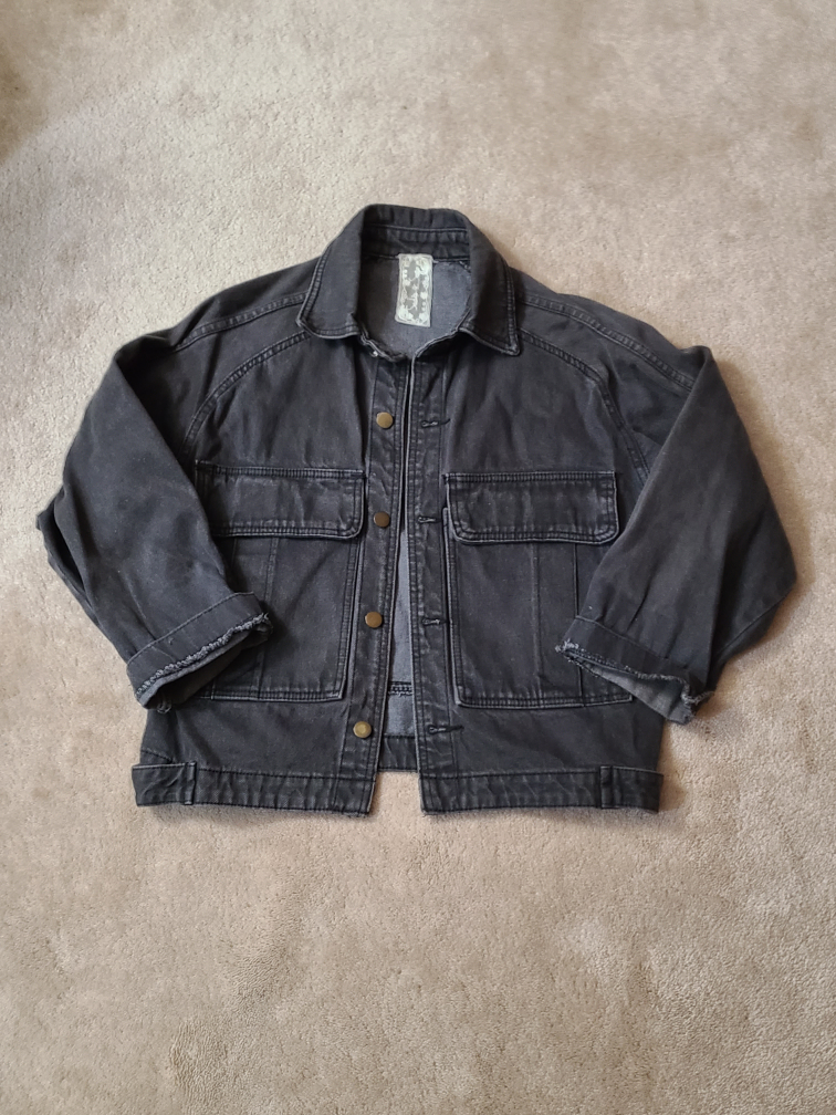 Women's Sadie & Sage denim black jean jacket Size S/M image indicator(6)