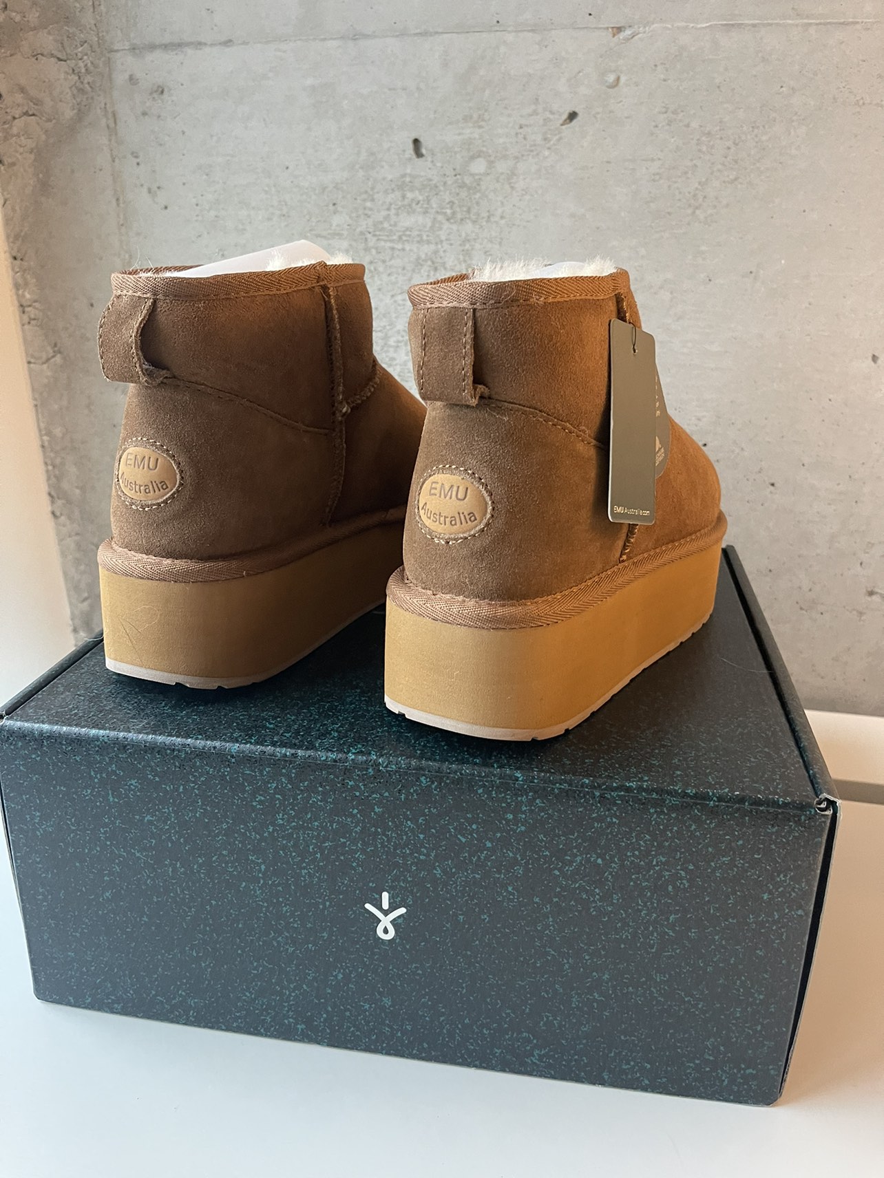 EMU boots NEW - photo 2