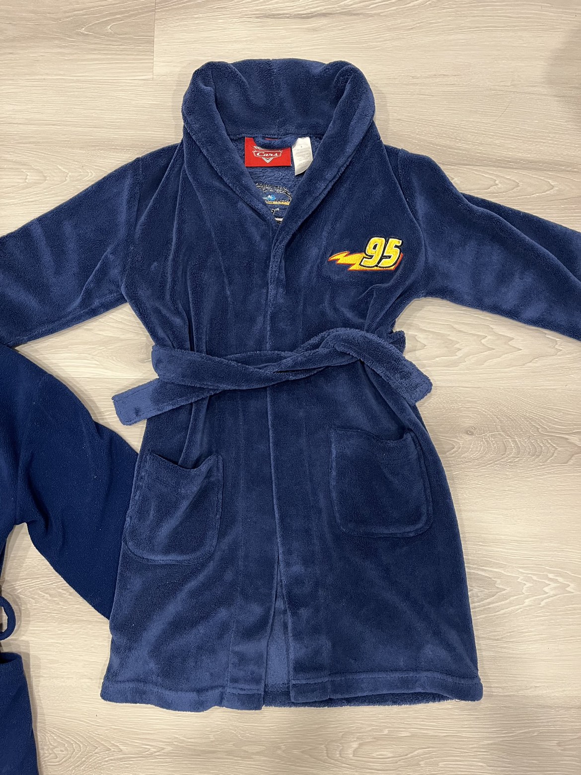 Boys morning Robe Cars Maple Leafs image indicator(2)