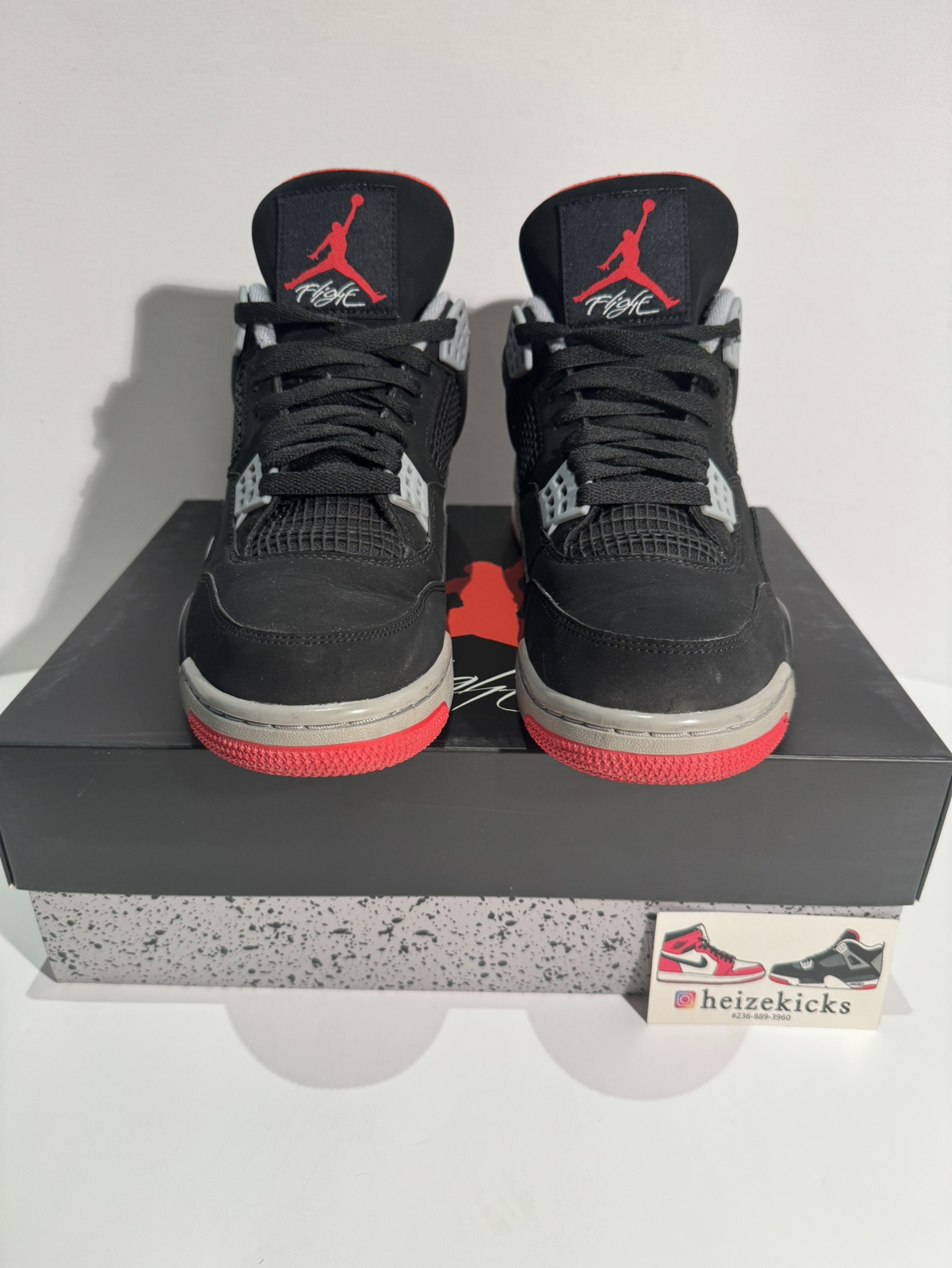 Air Jordan 4 Bred size 8.5 image indicator(3)