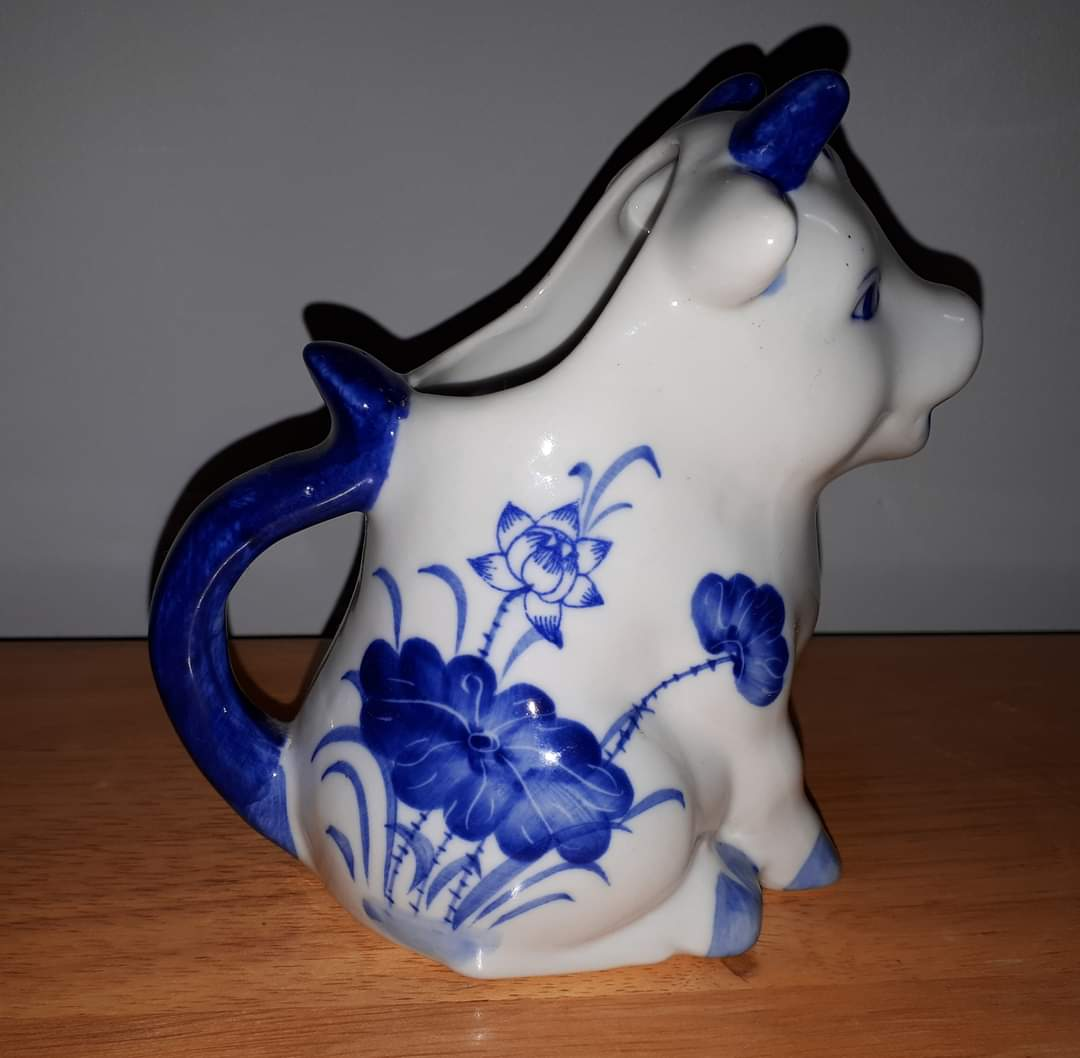 Ceramic Cow Creamer with Blue Design. - photo 3