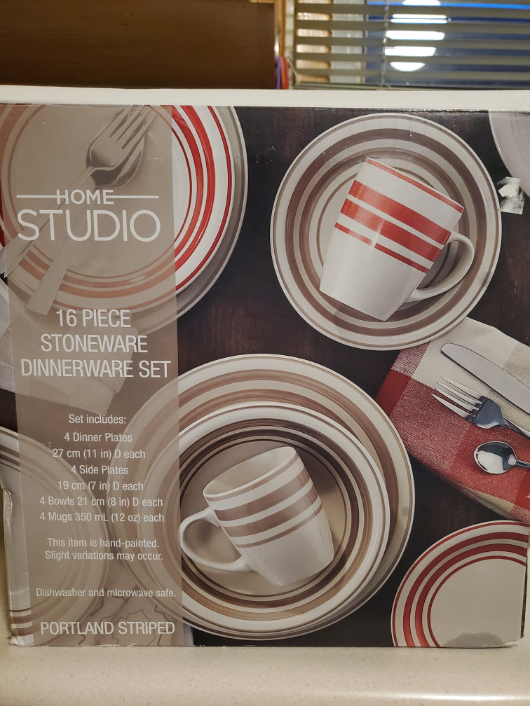 16 Piece Dinnerware Set