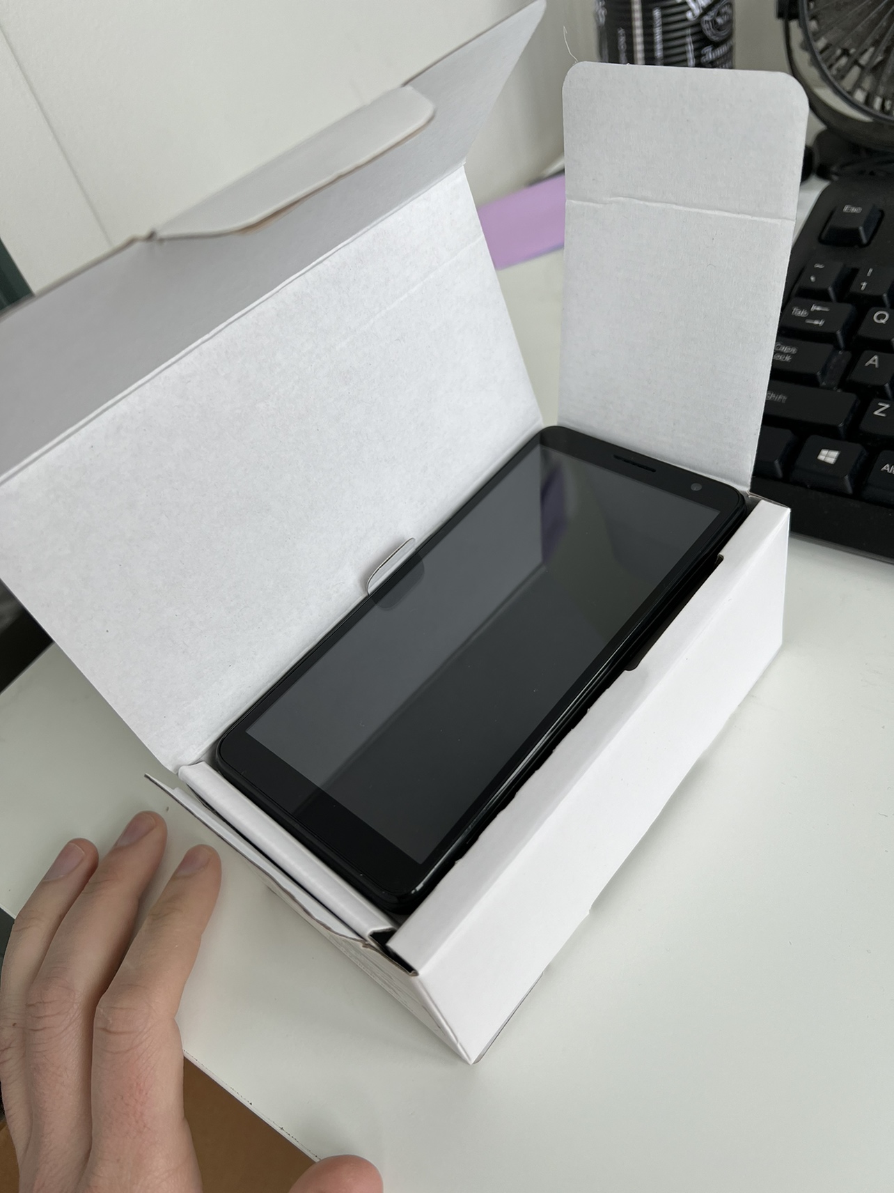 TCL 303 Phone w/ Charger - photo 4