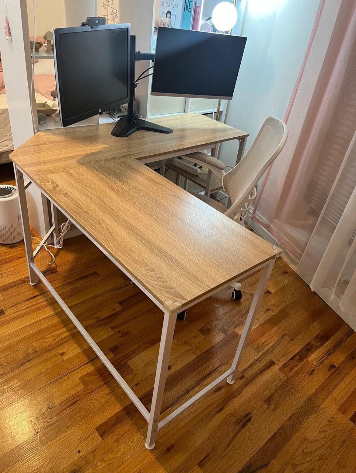 L Shaped Desk 🥕