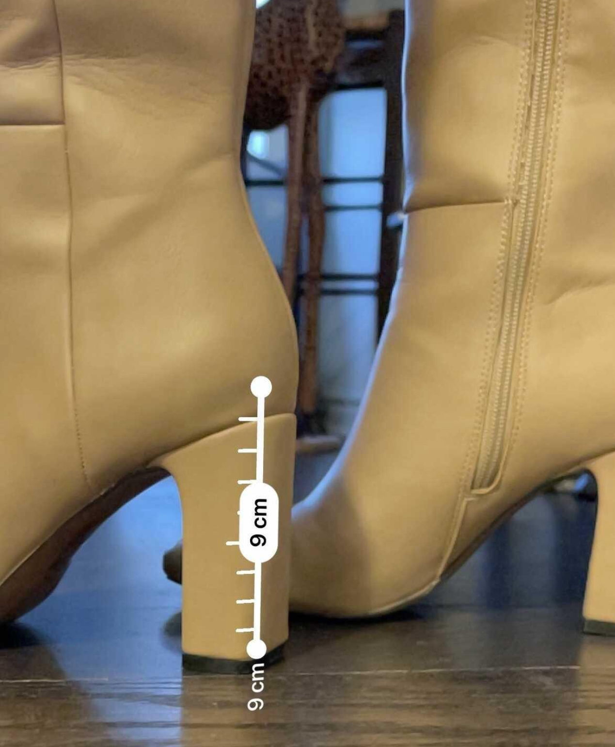 Dress boots image indicator(3)