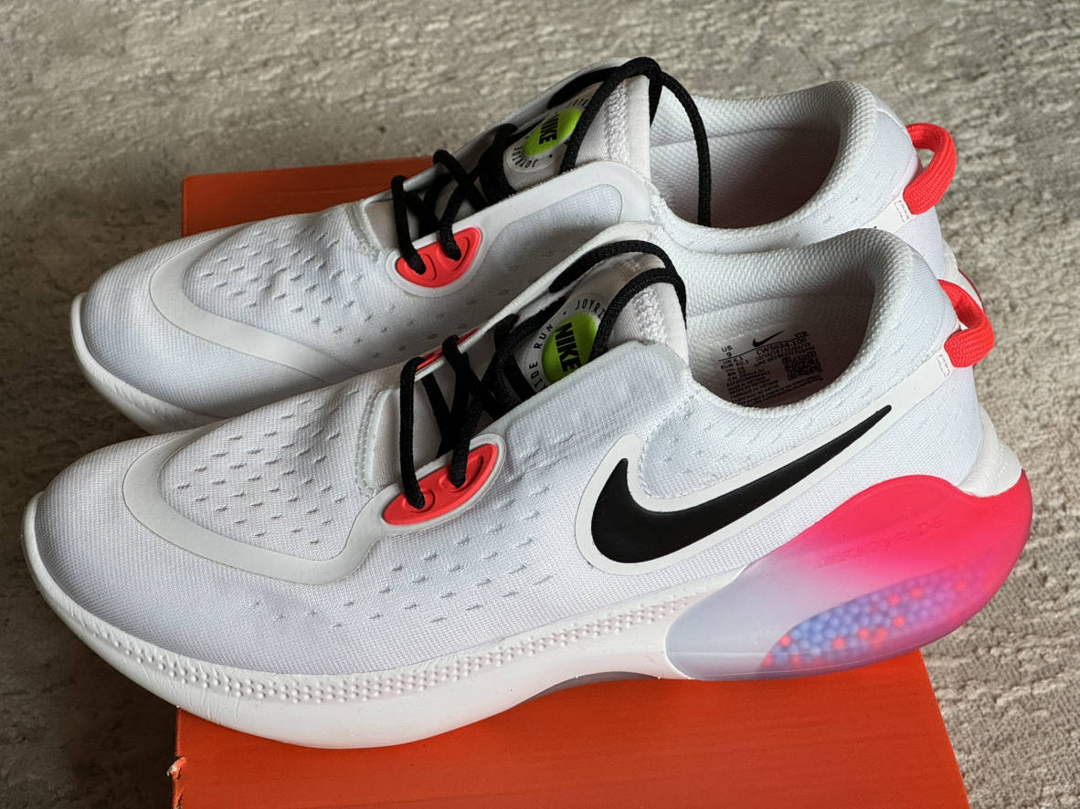 Women’s Nike Joyride runners NEW in box size 9 image indicator(2)