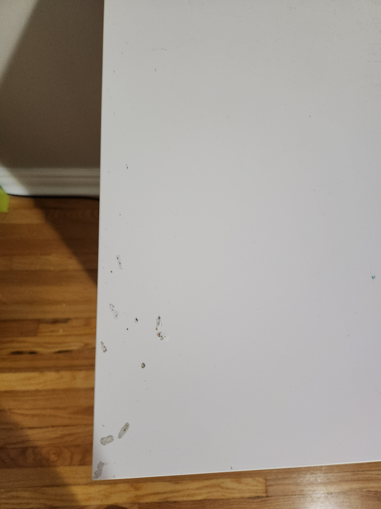Small white IKEA MICKE desk - photo 3