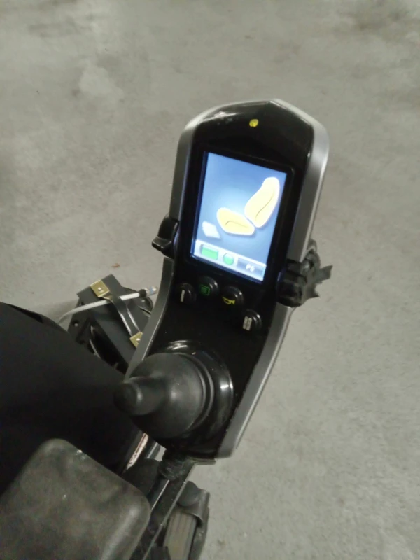 Electric wheelchair - photo 2