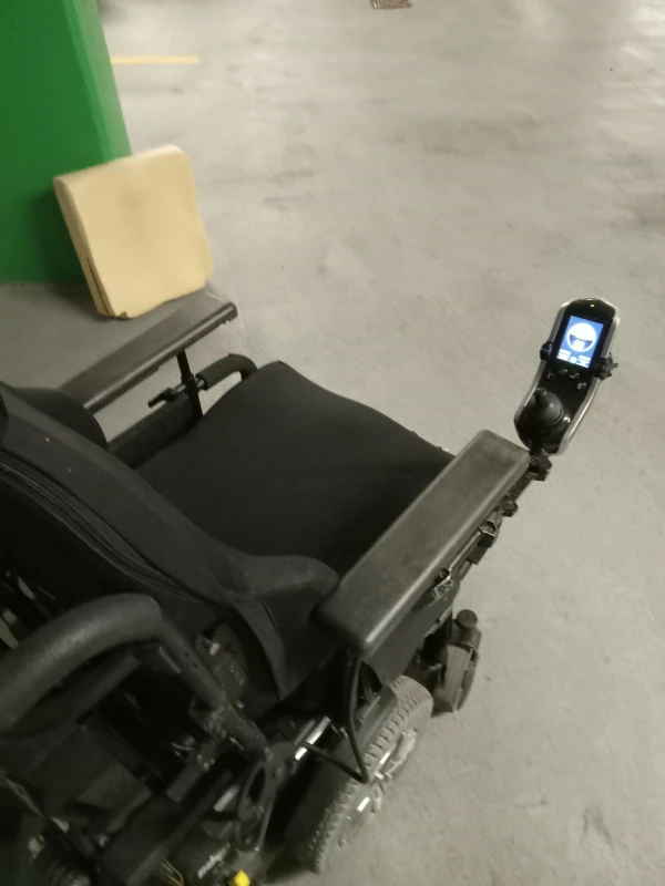 Electric wheelchair - photo 3
