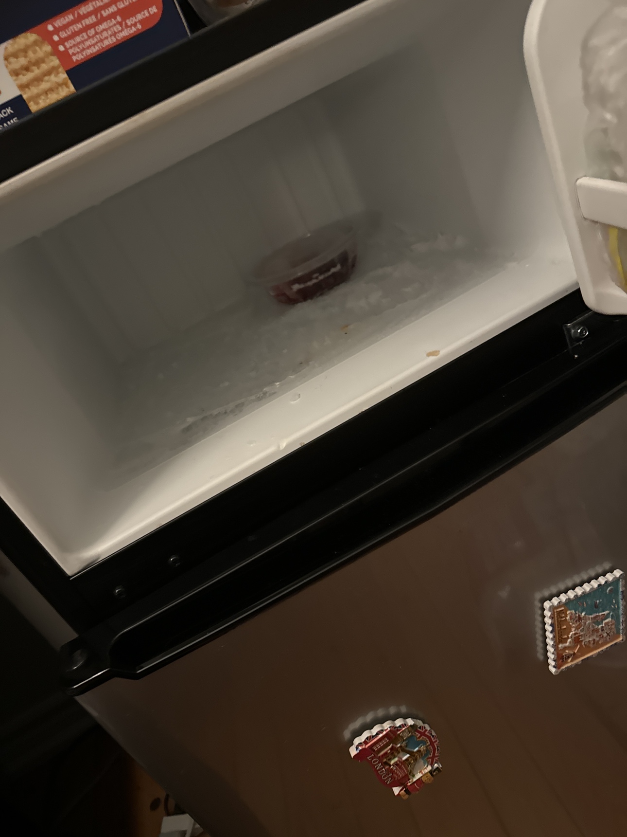 Mini fridge with freezer - working - photo 3