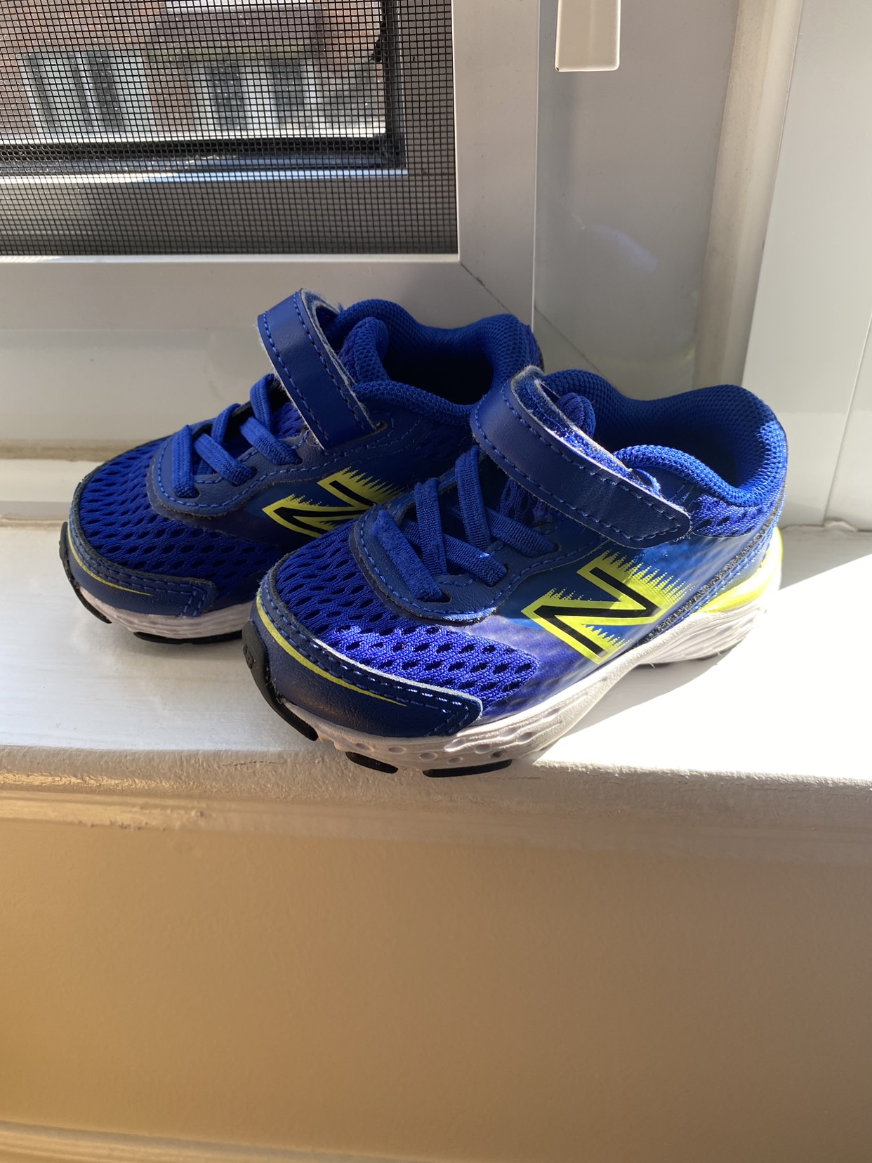 New Balance running shoe for baby image indicator(2)