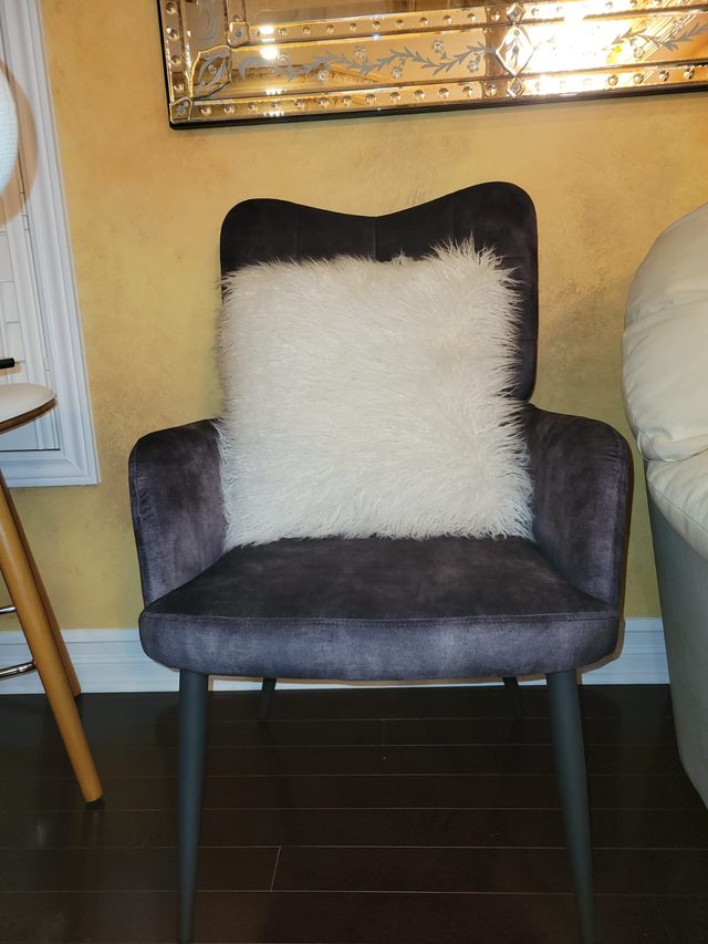 Dark Grey Accent Chair BRAND NEW - photo 3