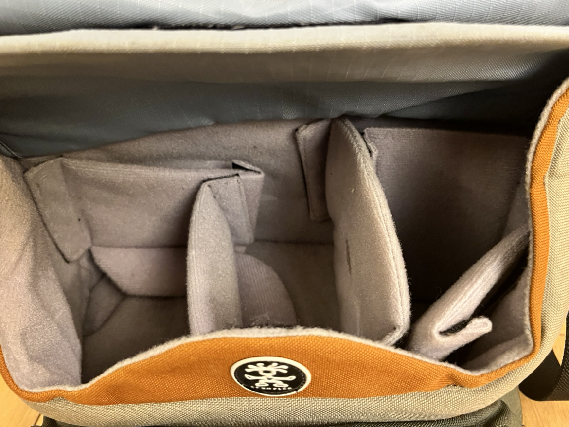 Crumpler cross body bag - photo 4
