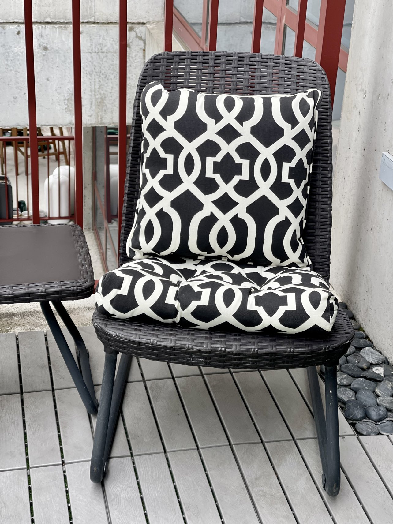 Keter Weatherproof Weather resistant Outdoor Furniture, Cushions image indicator(3)