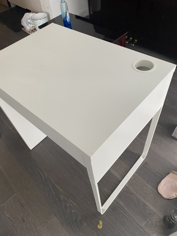 desk - photo 2