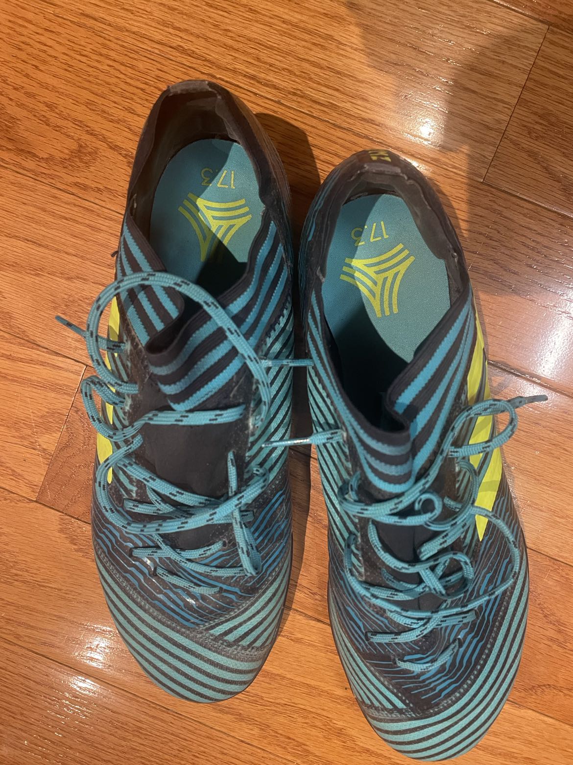 Men’s 9.5 indoor soccer shoes - photo 2