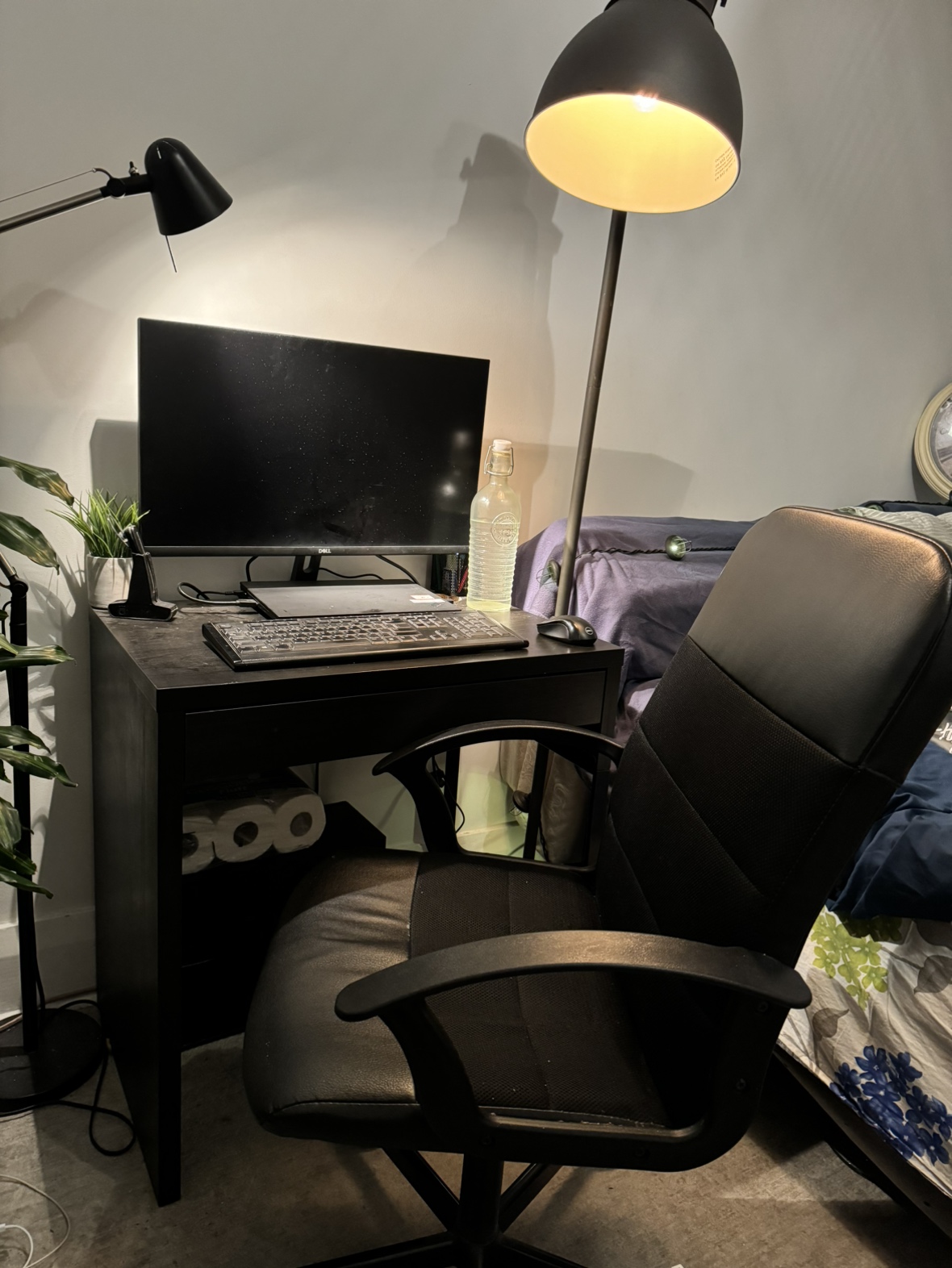 Office desk and chair