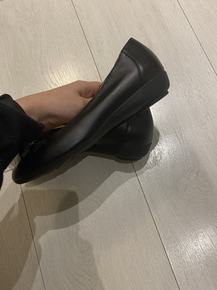 genuine leather black low heels image indicator(2)